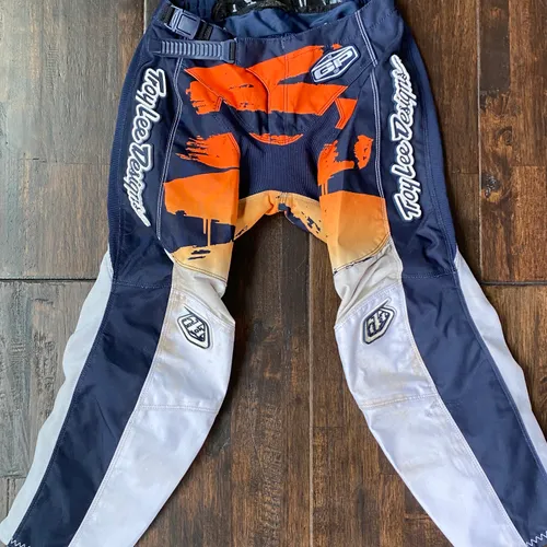 Youth Troy Lee Designs Gear Combo - Size M/24