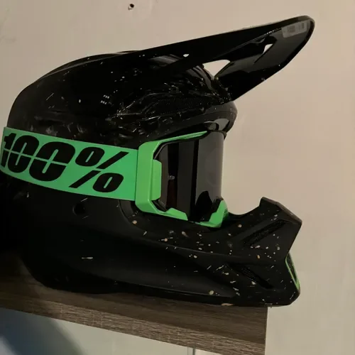 Fox V3 RS 50th Limited Edition Helmet 