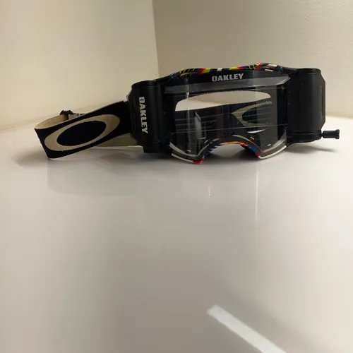 Oakley Air brake Roll Off System With Goggles