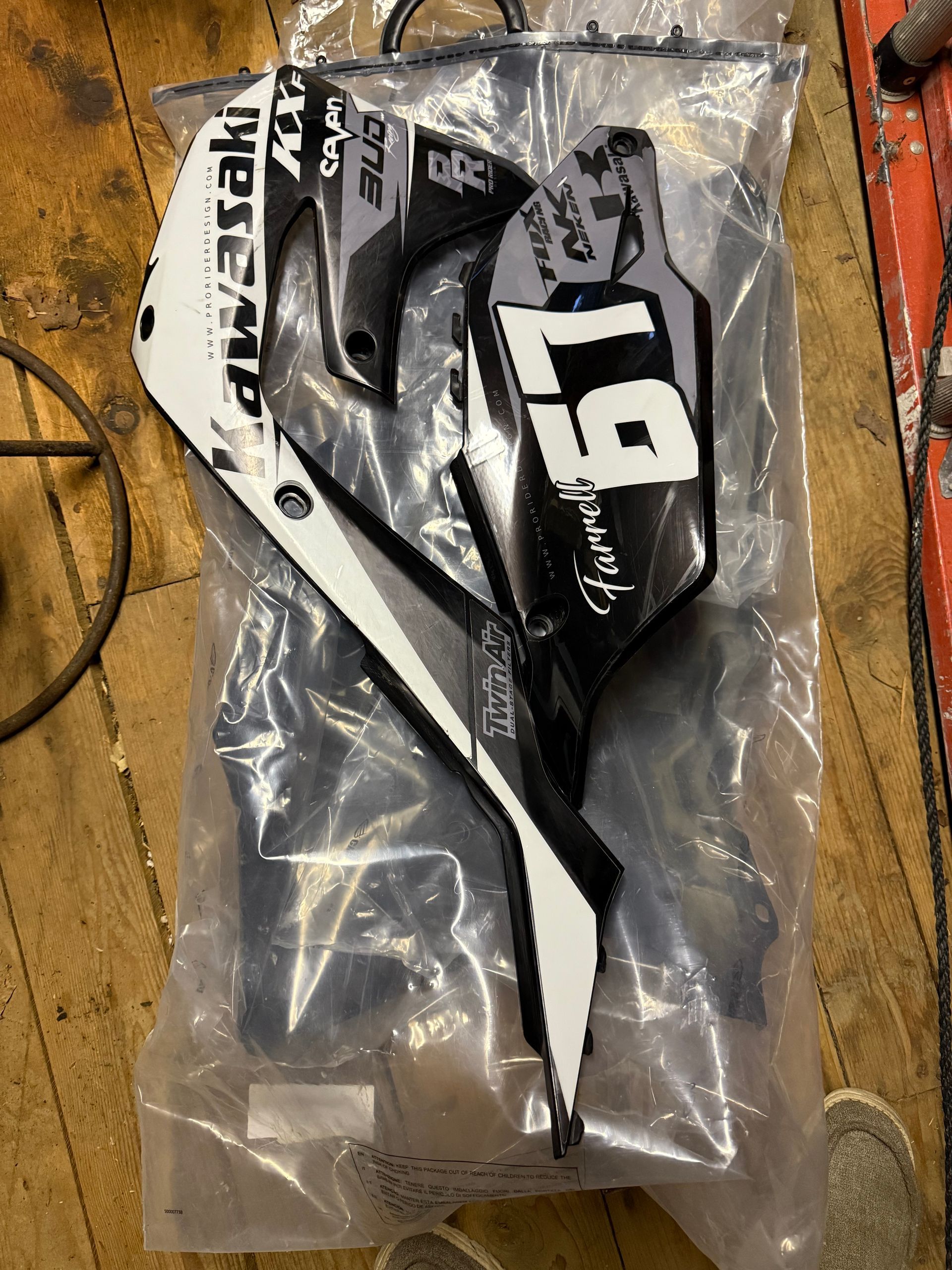 2021-24 KX250 Cycra Black Plastics w/ Graphics