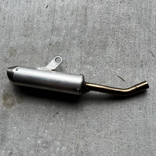 Pro Circuit R304 Shorty Silencer