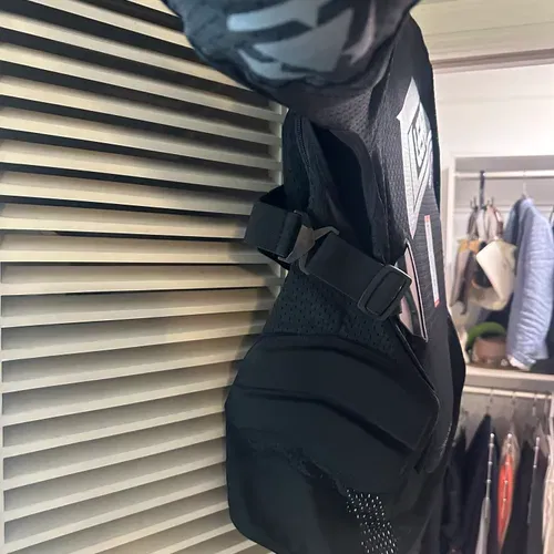 Leatt 3DF AirFit Body Protector