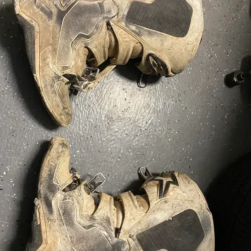 White Alpine Tech 7s