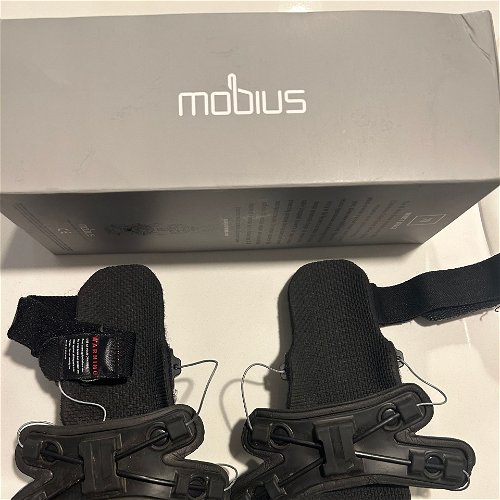 Mobius x8 wrist brace 