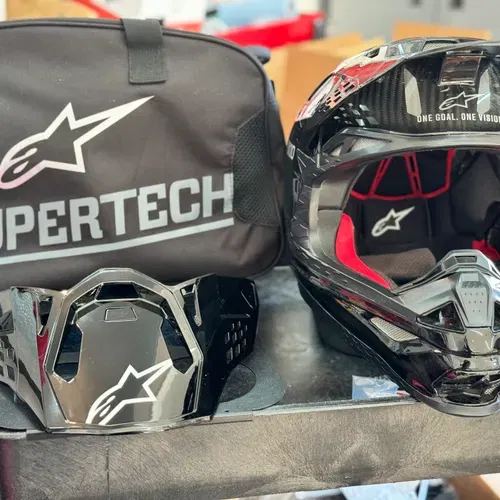 Alpinestars Supertech M10 Solid Black Helmet XXL