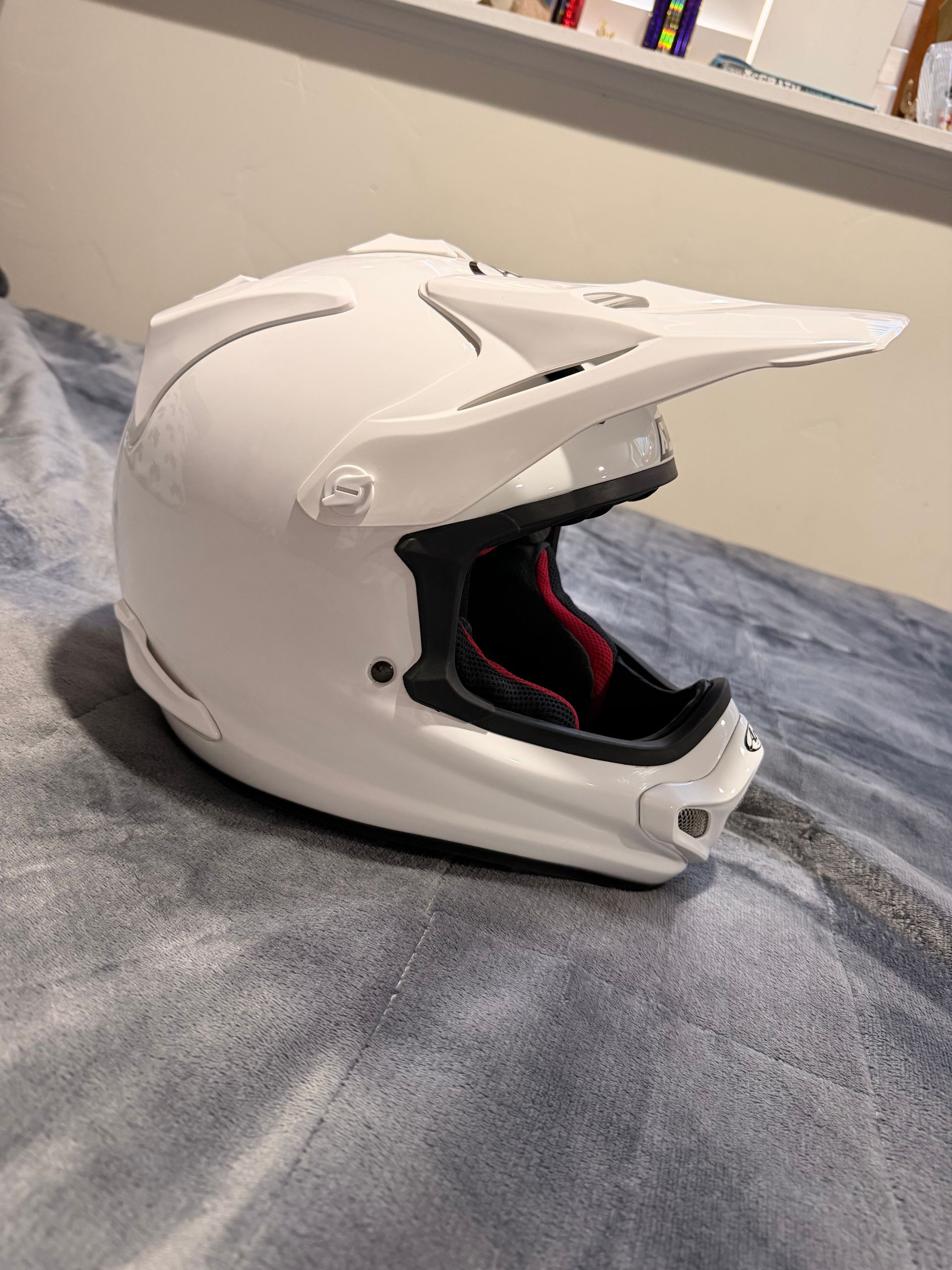 Arai VX- Pro 4 - Solid White mx helmet