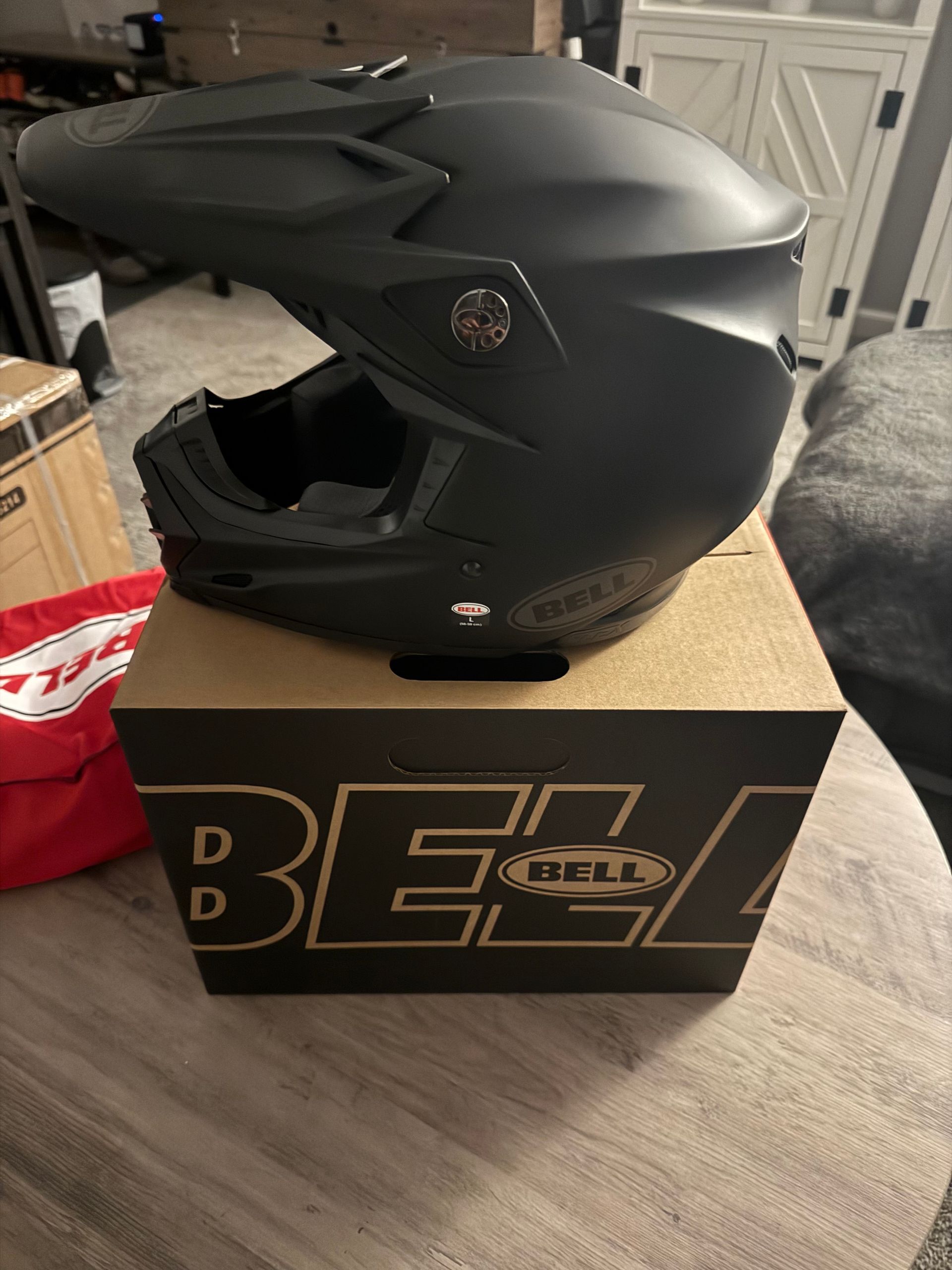 Bell Moto-9S Flex- NEW