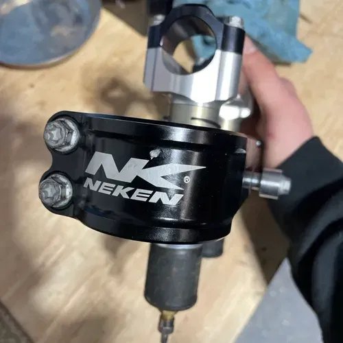 Neken SFS Air Spring Triple Clamp