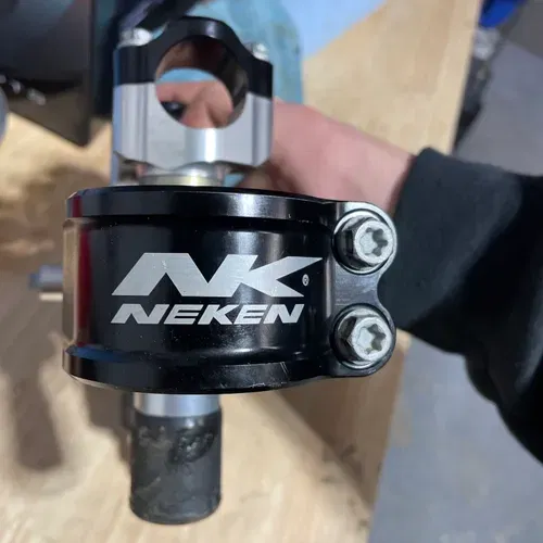 Neken SFS Air Spring Triple Clamp