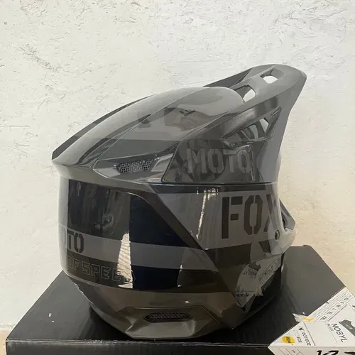 Fox V2 Racing Helmets - Size M
