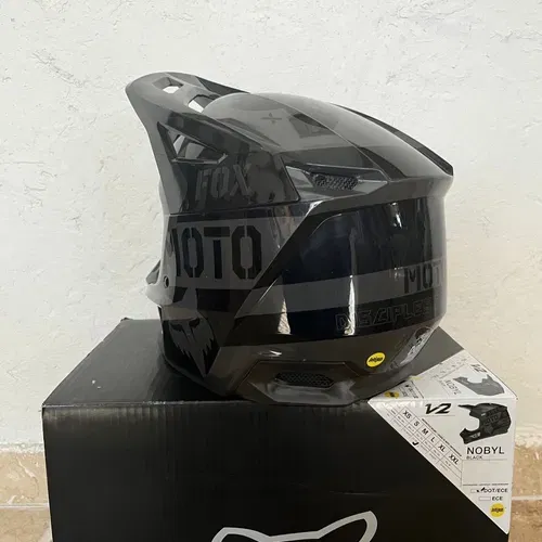 Fox V2 Racing Helmets - Size M