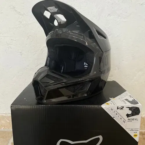 Fox V2 Racing Helmets - Size M