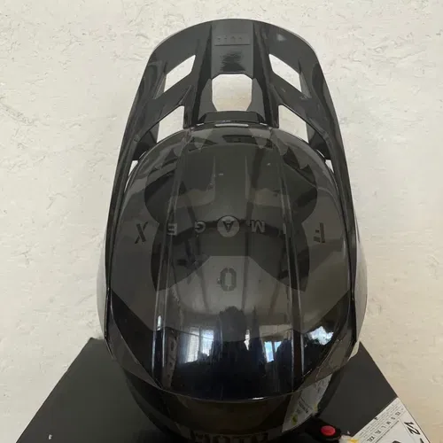 Fox V2 Racing Helmets - Size M
