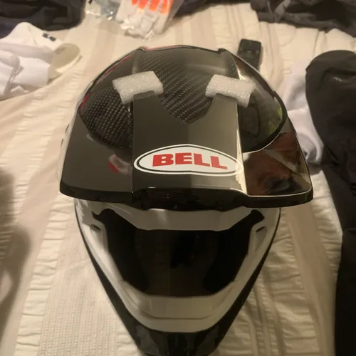 Brand New, Never Used Bell Moto 10 Helmet. Size XL (60-61 cm). Black Carbon