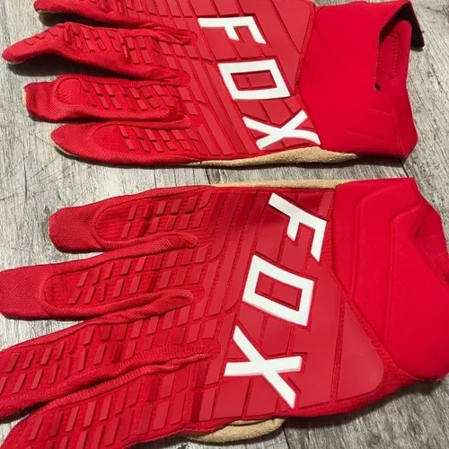 Fox 360 red leather palm gloves