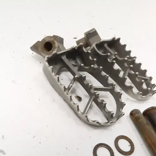Yamaha YZ450F - Stock Foot Pegs Set Footpegs w/ Hardware - 2007 YZ450 OEM