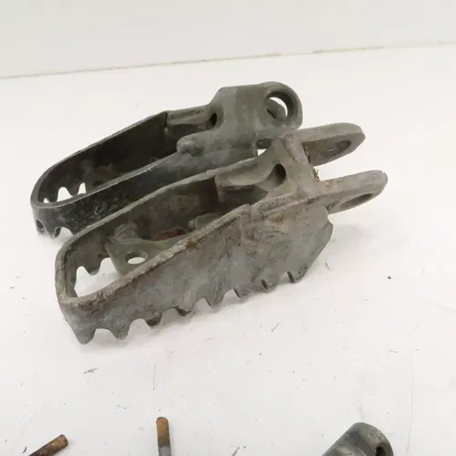 Suzuki DRZ400S - Stock Foot Peg Set Pegs - 2006 DRZ 400 OEM