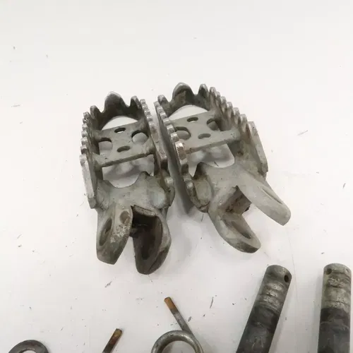 Suzuki DRZ400S - Stock Foot Peg Set Pegs - 2006 DRZ 400 OEM