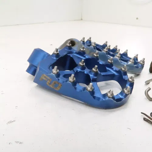 Yamaha YZ450F Flo Pro Series Footpegs Foot Pegs Pair Blue 2020 YZ450