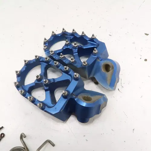 Yamaha YZ450F Flo Pro Series Footpegs Foot Pegs Pair Blue 2020 YZ450