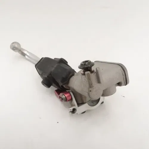 Yamaha WR400 - Front Brake Master Cylinder w/ Lever - 2000 WR 400