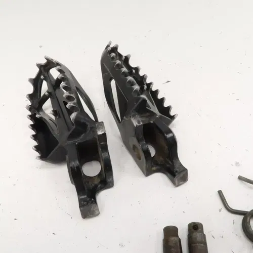 Honda CRF250R - Stock Foot Peg Set Pegs - 2004 CRF 250R OEM