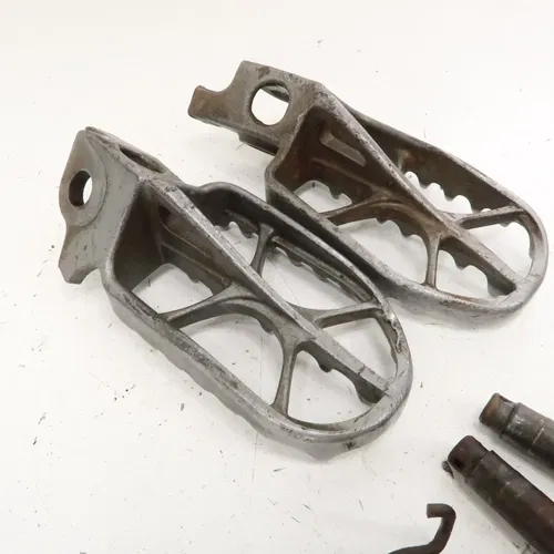 Honda CRF450R - Stock Foot Peg Pegs Set - 2013 CRF 450 OEM