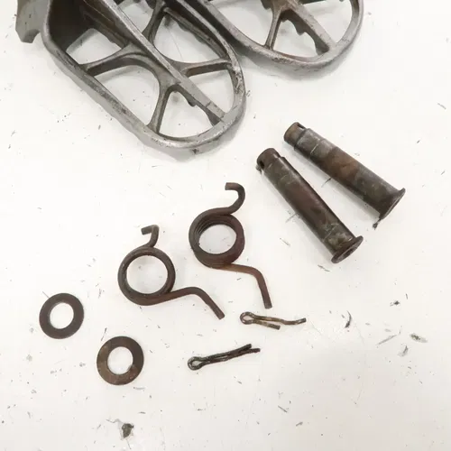 Honda CRF450R - Stock Foot Peg Pegs Set - 2013 CRF 450 OEM