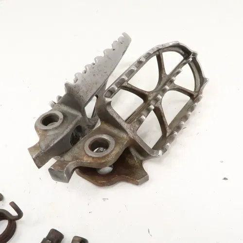 Honda CRF450R - Stock Foot Peg Pegs Set - 2013 CRF 450 OEM