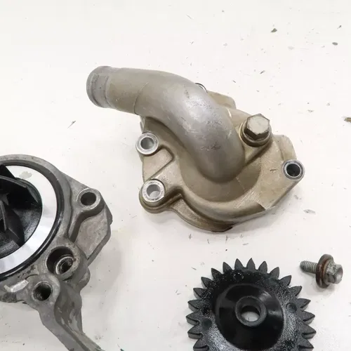 KTM 250EXC - Inner Clutch Cover Water Pump Power Valve Governor 2005 250 XC OEM