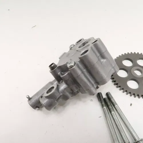 Honda XR600R - Stock Engine Oil Pump Assembly w/ Gear - 1988 XR OEM
