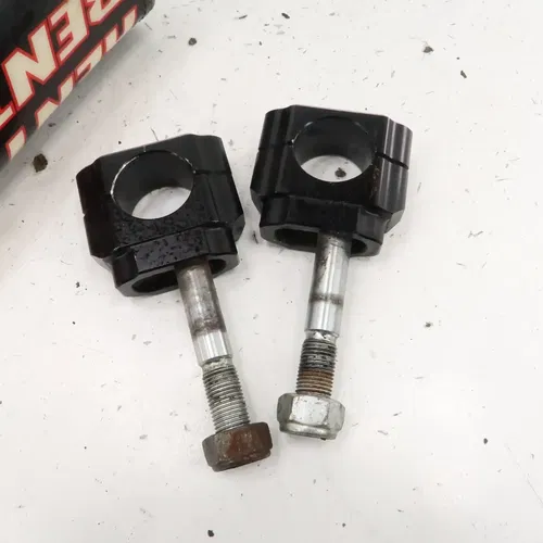 Honda CRF250R - Renthal 1-1/8" Bar Mount  Clamps 5 mm Offset Pad - 2006 CRF 250