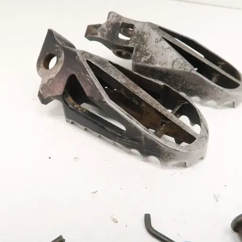 Kawasaki KLX450R - Stock Foot Pegs Set Footpegs - 2009 KLX 450 OEM