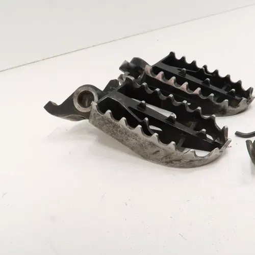 Kawasaki KLX450R - Stock Foot Pegs Set Footpegs - 2009 KLX 450 OEM