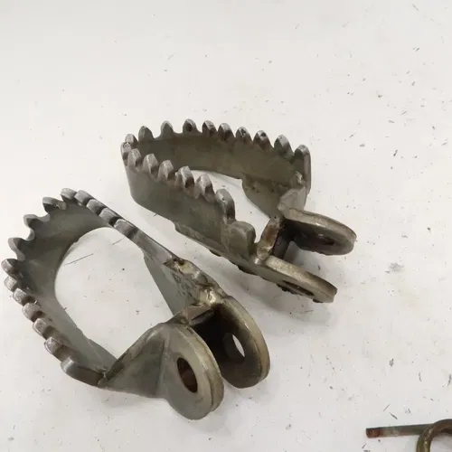Suzuki DRZ 400 - Stock Foot Pegs Set - 2005 DR-Z 400S OEM
