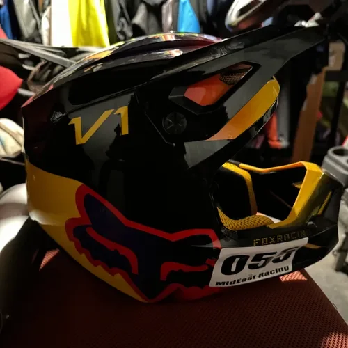 Fox V1 Size Medium Helmet!