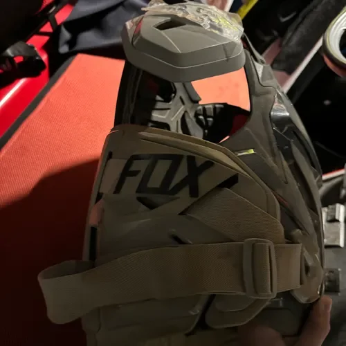 Fox Airframe Chest Protecter S/M