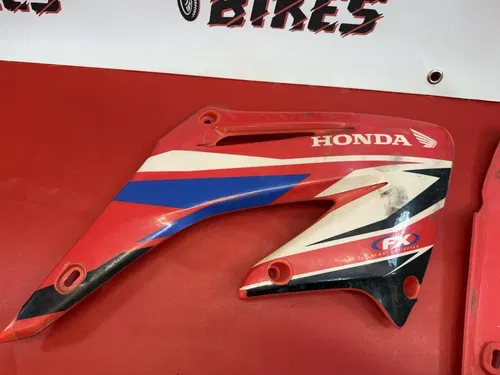 2002 Honda CR250R CR250 CR 250 Left Right Radiator Side Shroud Plastic