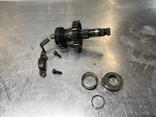 Kick Start Starter Shaft Gear 1984 Honda XR350R XR350 spindle