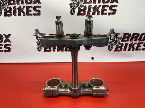 1999 Honda CR250R CR250 Triple Tree Steering Stem Clamp