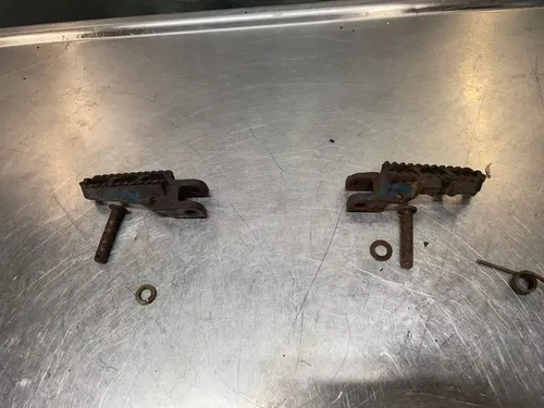 1985 Suzuki RM125 RM 125 Left Right Foot Peg Pegs