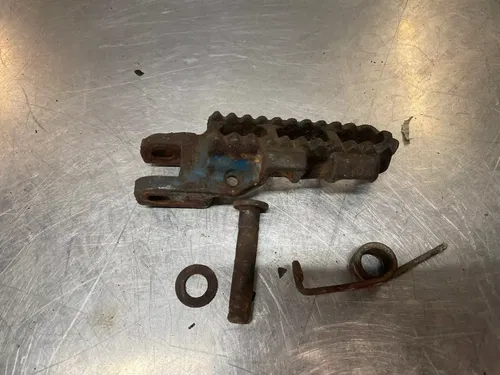 1985 Suzuki RM125 RM 125 Left Right Foot Peg Pegs