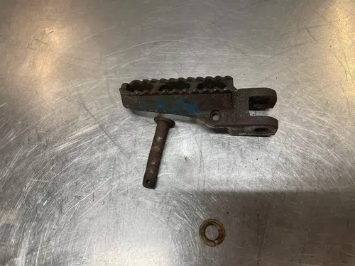 1985 Suzuki RM125 RM 125 Left Right Foot Peg Pegs