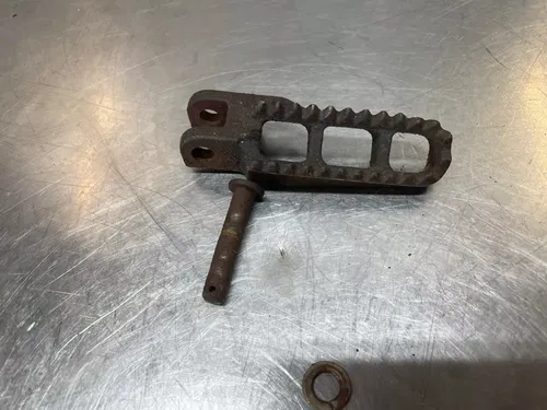 1985 Suzuki RM125 RM 125 Left Right Foot Peg Pegs