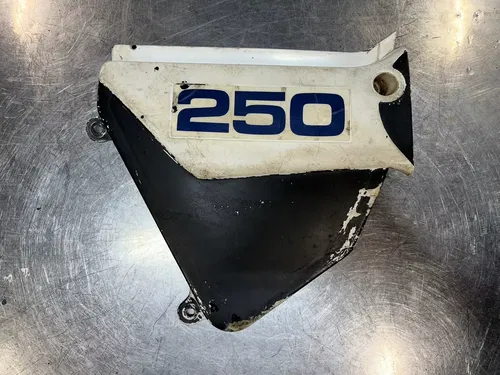 1985 Yamaha YZ250 YZ 250 Air Cleaner Side Cover Cap Plastic Airbox