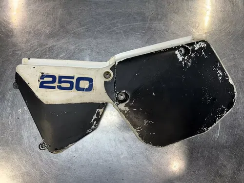1985 Yamaha YZ250 YZ 250 Air Cleaner Side Cover Cap Plastic Airbox