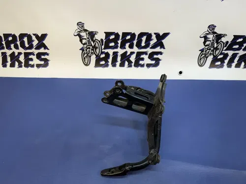 1998-99 Yamaha YZF R1 Upper Fairing Mirror Stay Bracket 4XV-28356-00-00 OEM