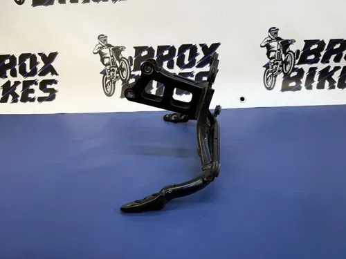 1998-99 Yamaha YZF R1 Upper Fairing Mirror Stay Bracket 4XV-28356-00-00 OEM