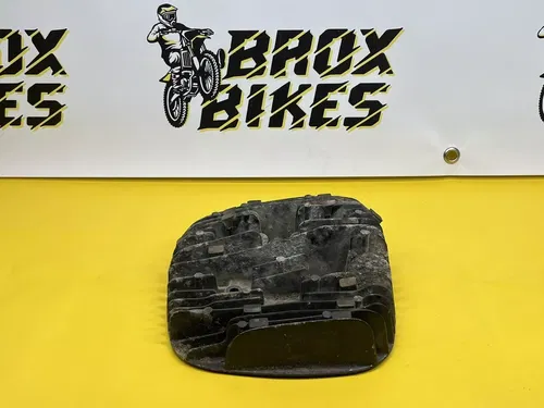 1982 Suzuki PE175 PE 175 Cylinder Head