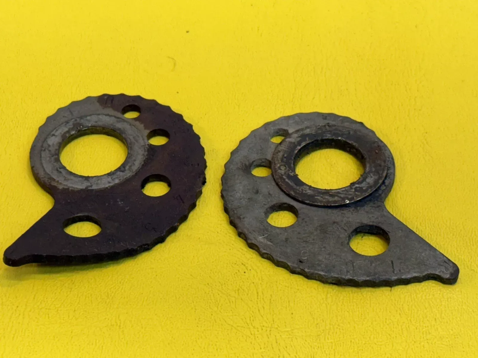 OEM 1990 SUZUKI DR350ES DR 350 DR350 REAR WHEEL AXLE CHAIN ADJUSTER Block